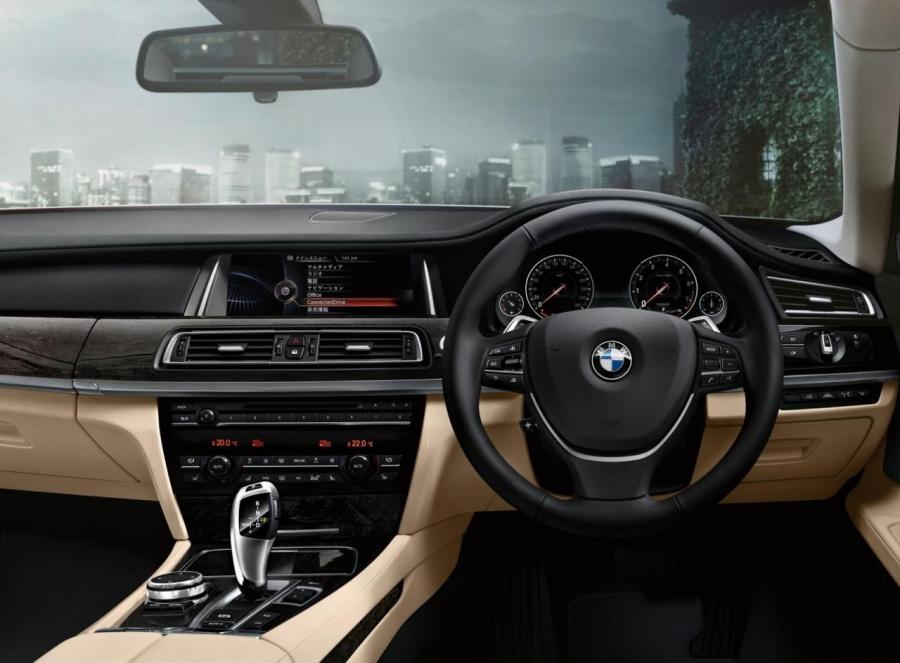  BMW 740i Executive Edition 2014 года  (JP) (фото 7 из 12)